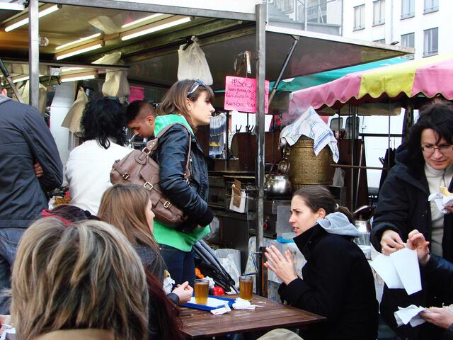 der Türke mit seinen Köstlichkeiten, da gab's den Tee dann gratis...