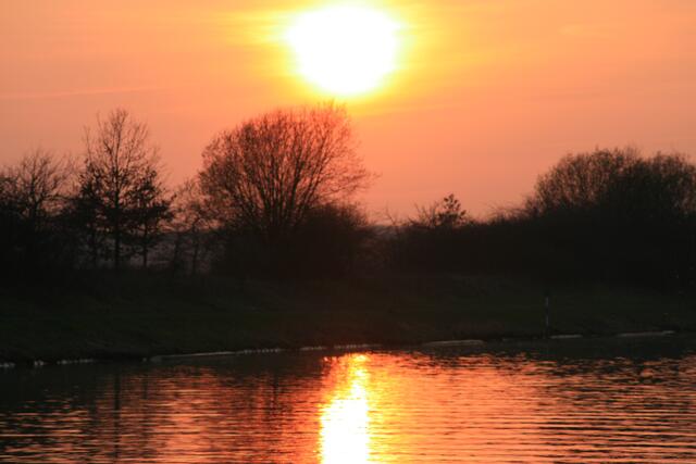 Sonnenuntergang am Mittellandkanal