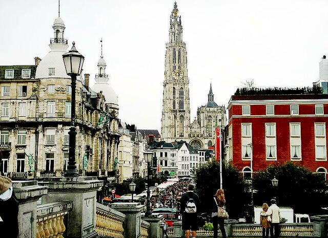 Foto: http://commons.wikimedia.org/wiki/File:Liebfrauenkathedrale3.JPG