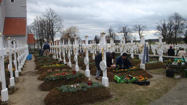 Jedes Jahr eine neue Reihe der Verstorbenen