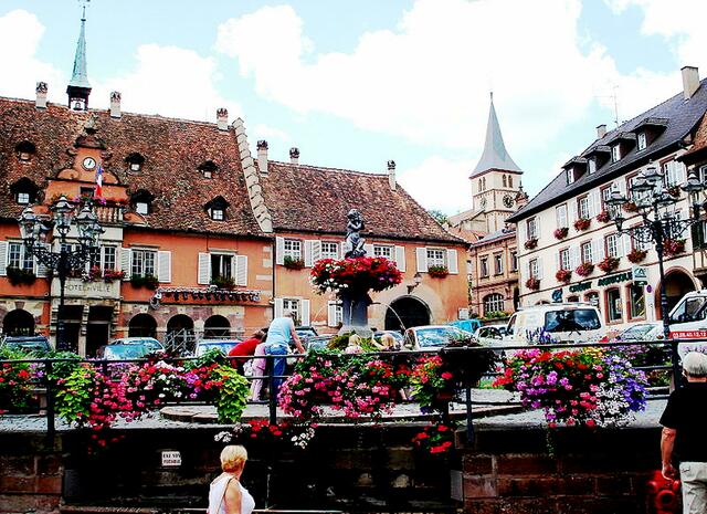 Barr | Foto: http://commons.wikimedia.org/wiki/File:Barr_Place_de_l%27H%C3%B4tel_de_ville.JPG