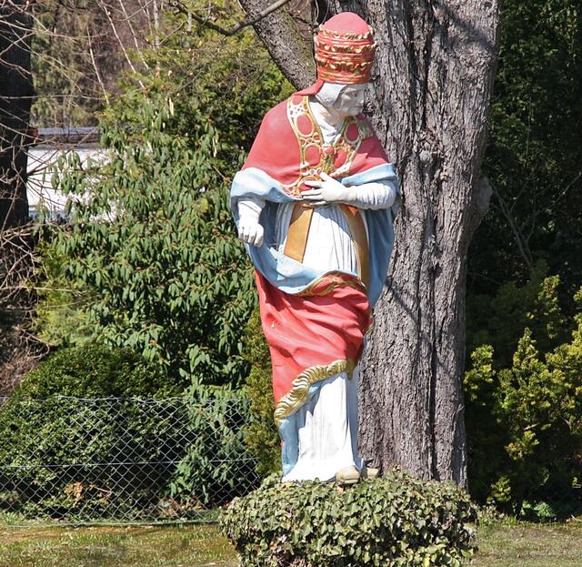 Tutzing: Der Papst grüßt die Alpen (?)