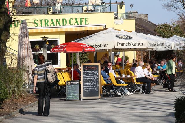 das Strandcafé, wo wir prompt bedient wurden
