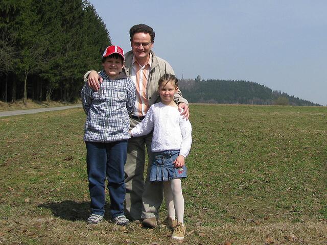 Herrliches Wanderwetter, im Hintergrund der Bärenstein.