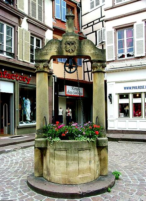 Brunnen | Foto: Manecke - http://commons.wikimedia.org/wiki/File:Stadtbrunnen_(Colmar).JPG?uselang=de