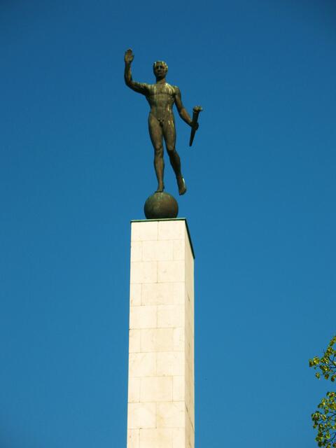 Der Fackelträger (1936) von Hermann Scheurnstuhl