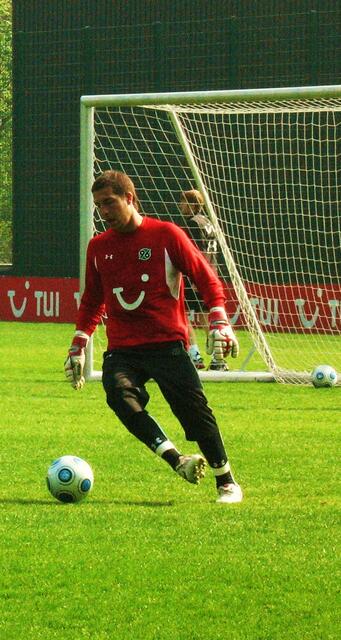 Fromlowitz mit gekonnter Ballannahme!