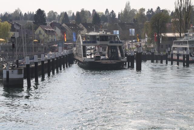 Abfahrt nach Meersburg - und schon wieder steht eine Fähre bereit
