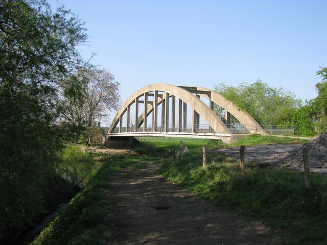 Lohnder Leinebrücke aus anderer Perspektive