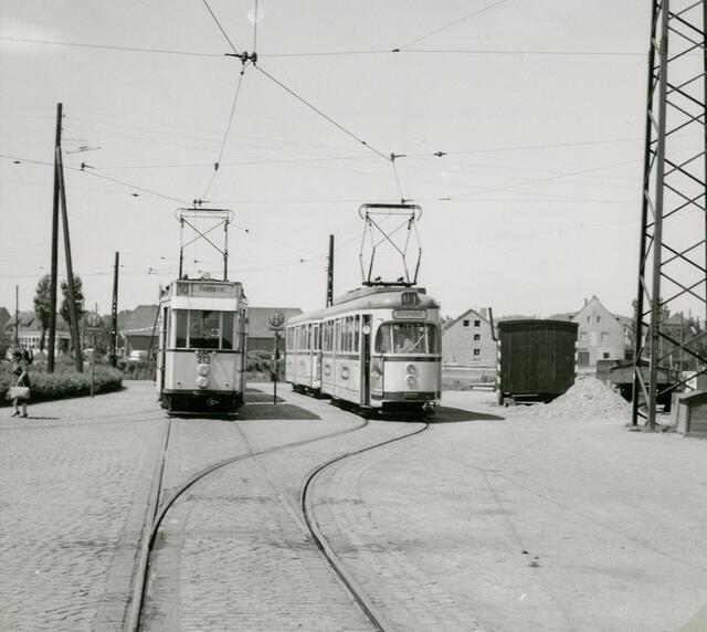 Linien  10 und 19 am 18.06.1960 in der Endschleife Empelde