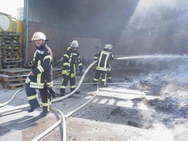 Feuer Palettenlager
