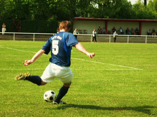 Dennis Spiegel beim Schuss!