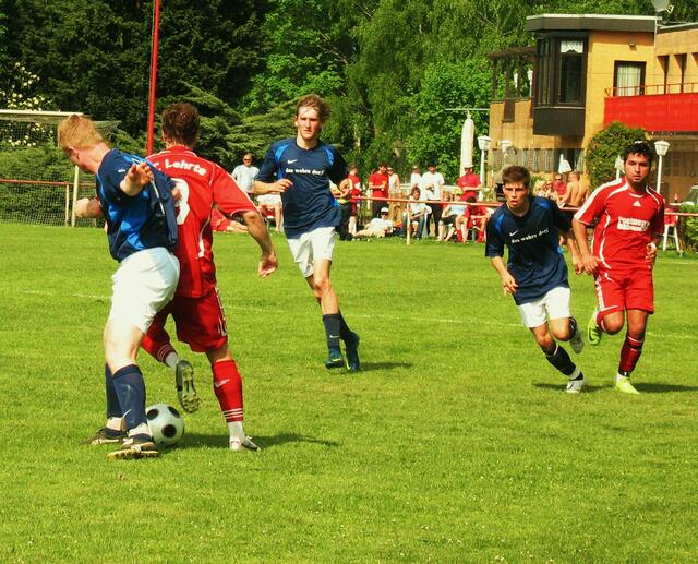 Gernot Leipold behauptet den Ball!