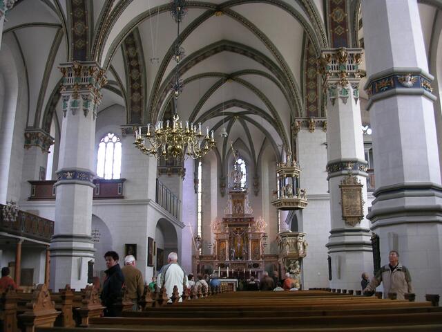 Dreischiffige Halle