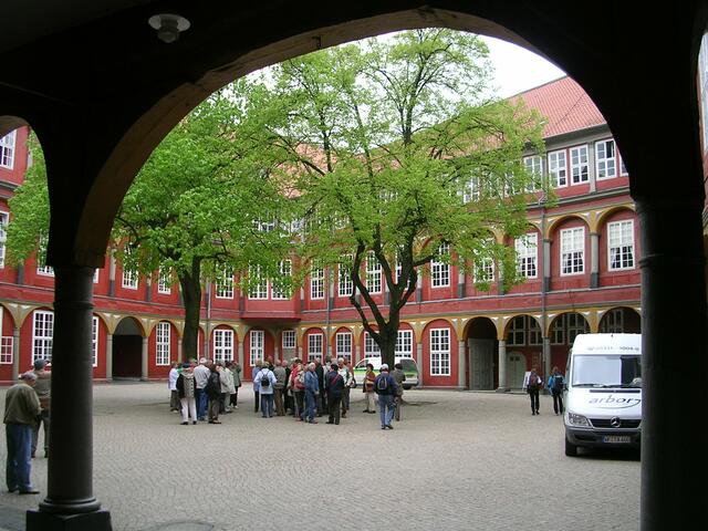 Innenhof mit Arkaden