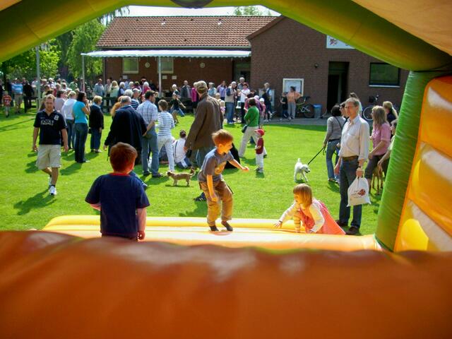 Immer gut besucht - die Hüpfburg