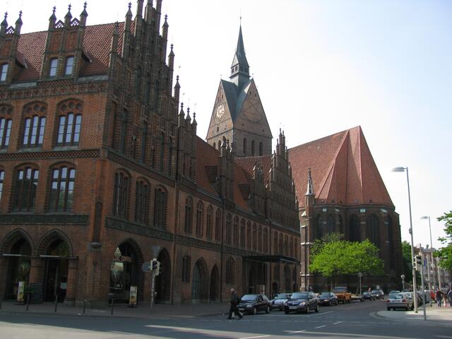 Altes Rathaus mit Ratskeller, Marktkirche