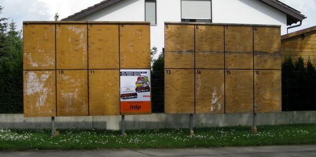 8. Mai 2009. Ja, die ÖDP ist die erste Partei, die diese Wahlplakatwand schmückt. Auf dass es mehrere werden!