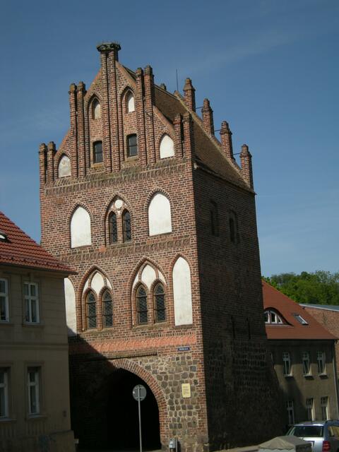 Tor in Richtung Schleuse.
