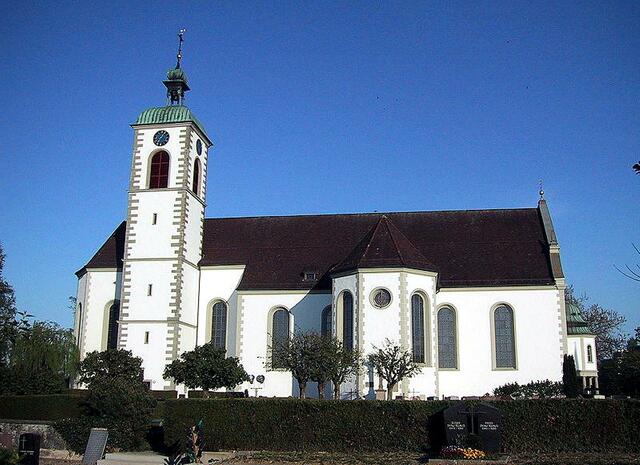 Kreuzlingen. Überragt wird die Stadt vom Komplex des ehemaligen Augustinerklosters und von der Klosterkirche St. Ulrich. | Foto: Peter Berger - http://de.wikipedia.org/w/index.php?title=Datei:StUlrich.JPG&filetimestamp=20071114122244
