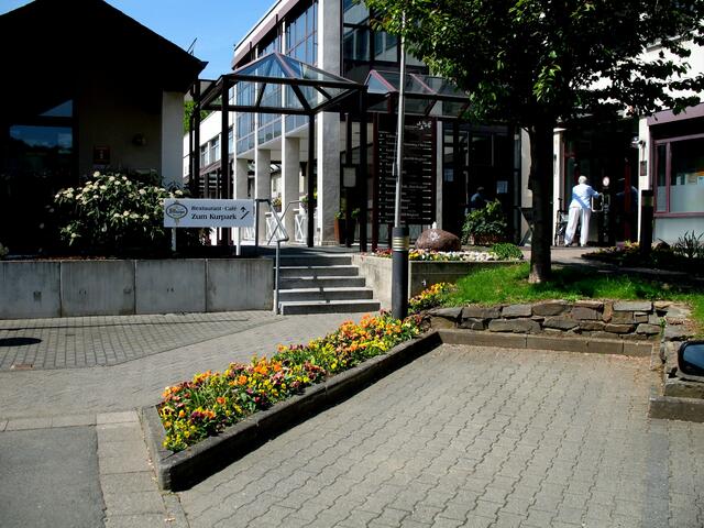 Eingang zum Rathaus und Kurhaus