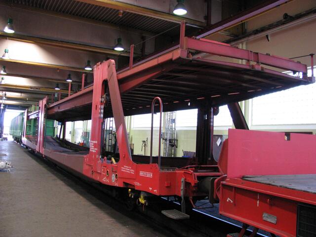 Spezialwagen eines Autoreisezuges