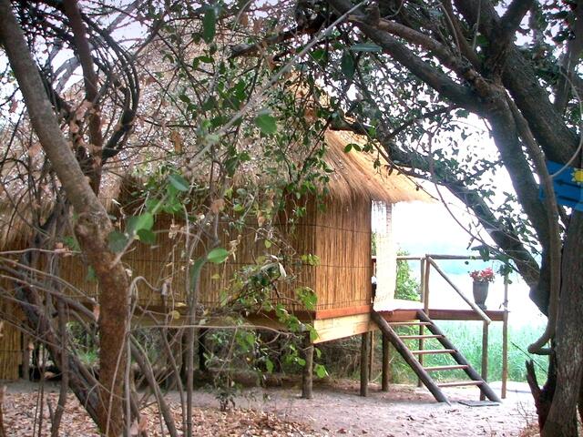Und das ist es: unser Baumhaus am Okavango ...