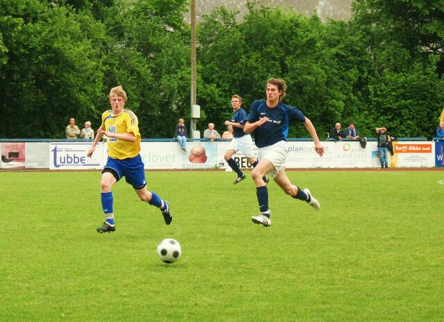 Der Schütze des goldenen Tores Thorben Schierholz im Laufduell!