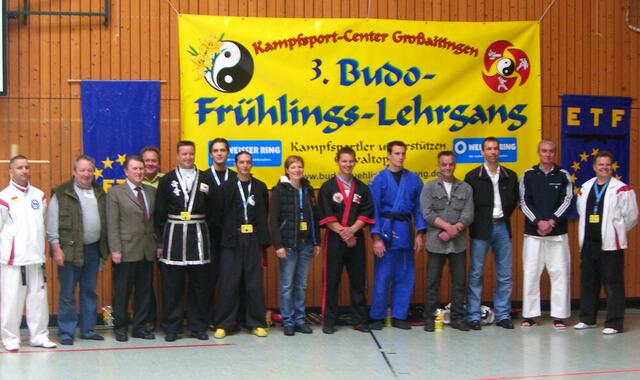 Referenten, Ausrichter, Bürgermeister und Vorstand und der WEISSE RING