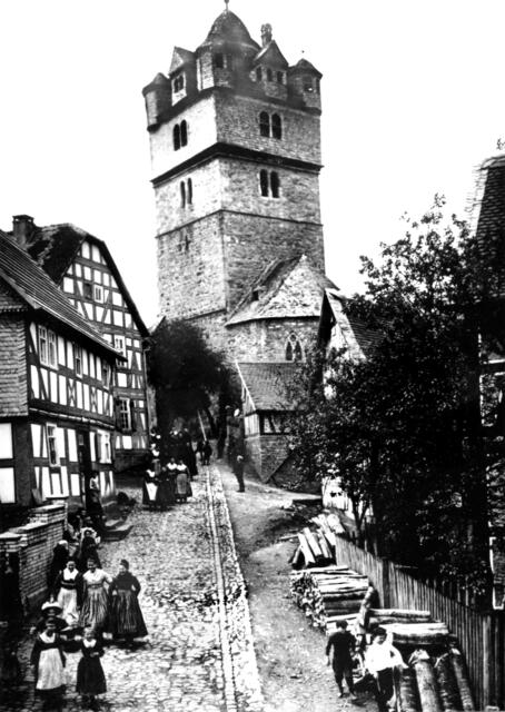 Postkarte von 1912: Fronhäuser Steinweg fotografiert von Herrn Amtsgerichtsrat Karl von BAUMBACH. Siehe Text des Artikels.