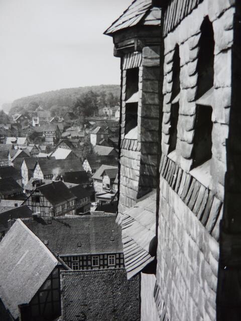 Blick aus dem Wehrkirchen-Turmfenster im Jahr 1959. Blicke aus dem Turmfenster sind im Farbfilm zur 850-Jahrfeier zu sehen, die Werner Hahn als 35-Minuten-DVD veröffentlicht hat. Mit dem 10-Minuten-Filmbeitrag zur 800-Jahrfeier.