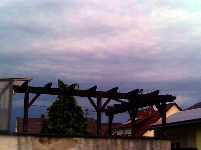 so es vom Westen her ganz anders war....