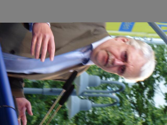 HAHN: Hessischer Minister für Justiz, für Integration und Europa, sowie Stellvertreter von Ministerpräsident Roland Koch (CDU).