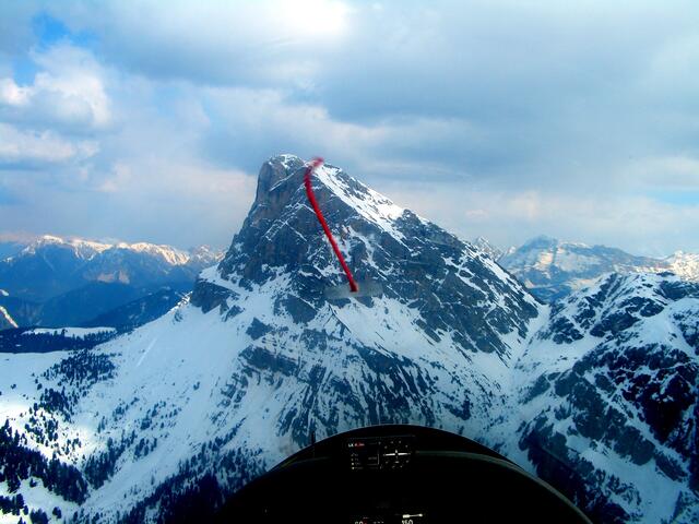 Anflug zum Peitlerkofel 2874 m , nordwestlichster Berg der Dolomiten