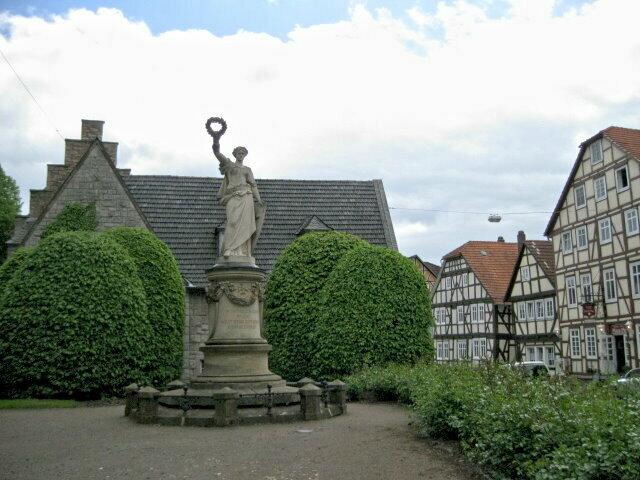 Denkmal an der Kilianskirche
