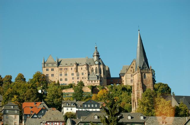 Das Landgrafenschloss über der Altstadt von Marburg