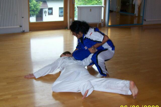 Emine Yilmaz bei Allkampf-Technik