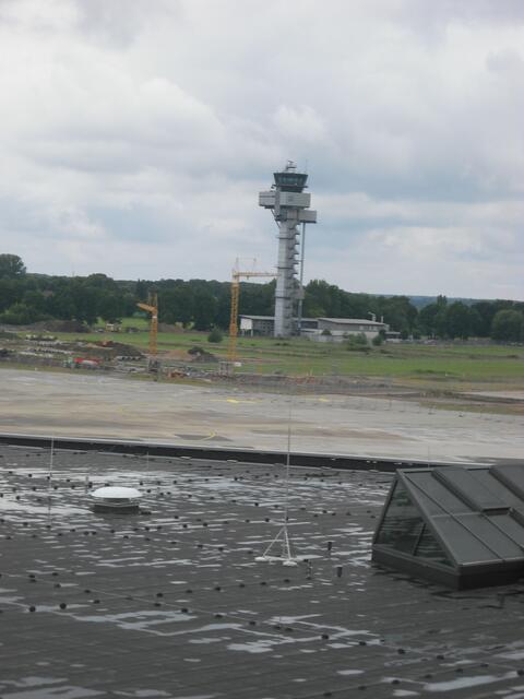 Neuer Tower