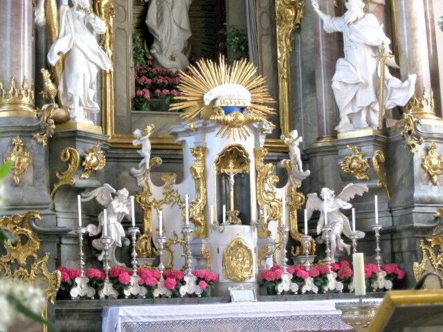 Altar in größer