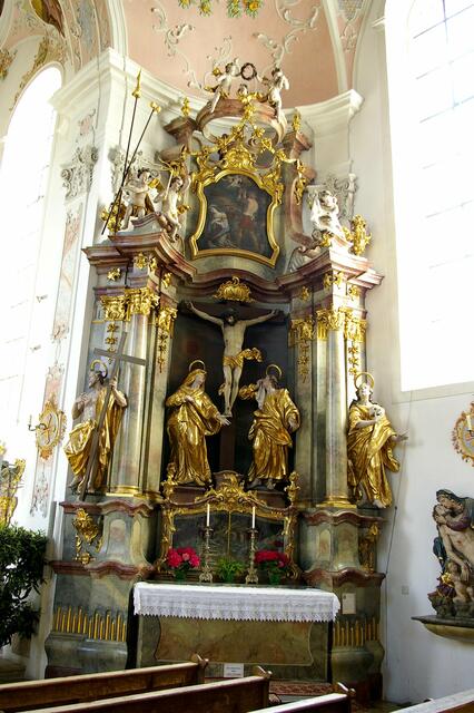 Kreutaltar, mit dem Kreuz von 1633, vor dem das Passionsgelübde abgelegt wurde
