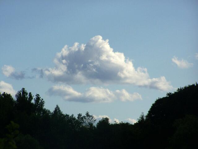 Dort ein Wolkenbild......