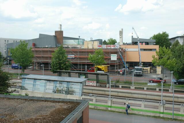 ausblick auf die gegenüberliegende hallenbadbaustelle