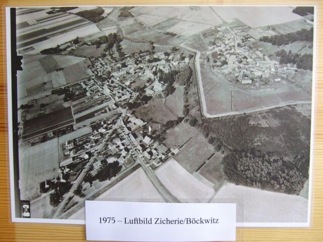 Luftbild des geteilten Dorfes
