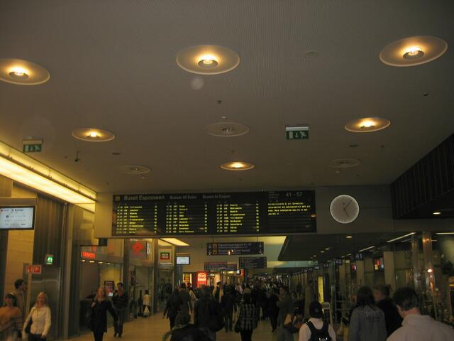 unterirdisch am Kamppi in Helsinki