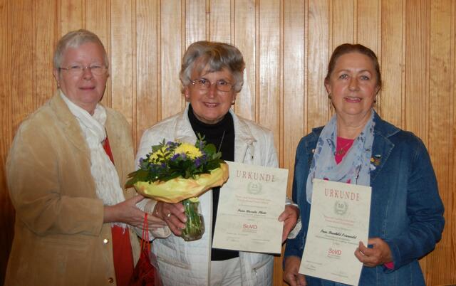 v.l.n.r. Kreisvorsitzende Brigitte Thomas, Ursula Plate, Ortsverbandsvorsitzende Brunhild Osterwald