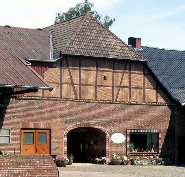 Kirchvordener Str.  Feldhahn jetzt  Neumann