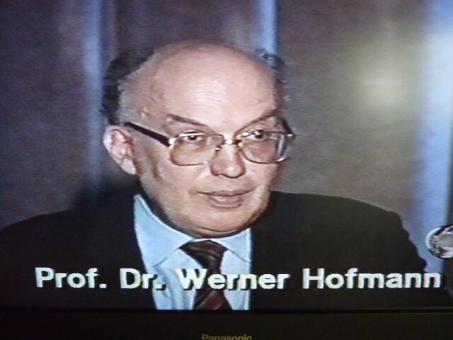 Renommierter Kunstwissenschaftler: Prof. HOFMANN unterstützt W.H.s Arbeiten zur ARS EVOLUTORIA; siehe mehr in W.H.s Homepage www.art-and-science.de. Bild aus Tele-Akademie-Vortrag 1989: "Die Geburt der Moderne aus dem Geist der Religion".