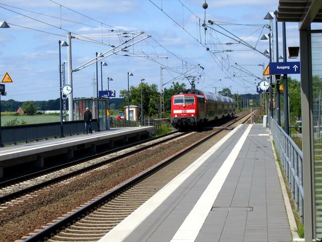 einlaufender Zug in Richtung Braunschweig