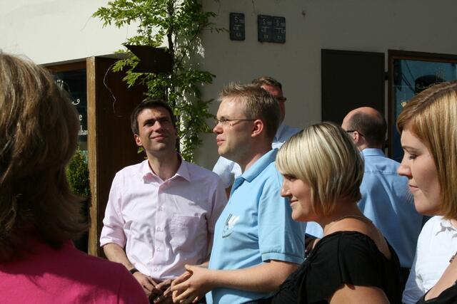 JU/CSU-Stadtrat Stefan Baisch führte durch Günzburg, mit dabei auch der JU-Landesvorsitzende und die Günzburger Stadt- u. Kreisrätin Margit Munk (JU/CSU)