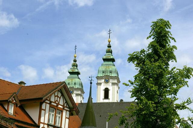 Blick zur Stiftskirche